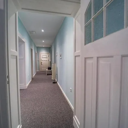 Апартаменты Duzy Apartament - Cichy Zakatek Na Starowce Познань